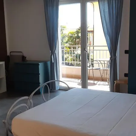 Helianthus 3* Cannero Riviera