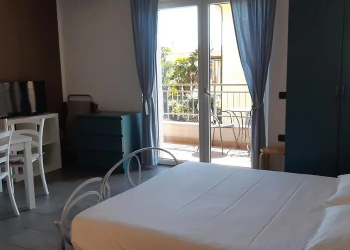 Helianthus 3* Cannero Riviera