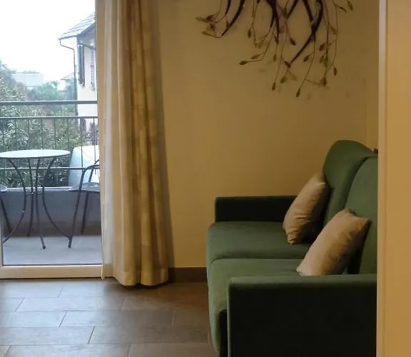 Helianthus 3* Cannero Riviera